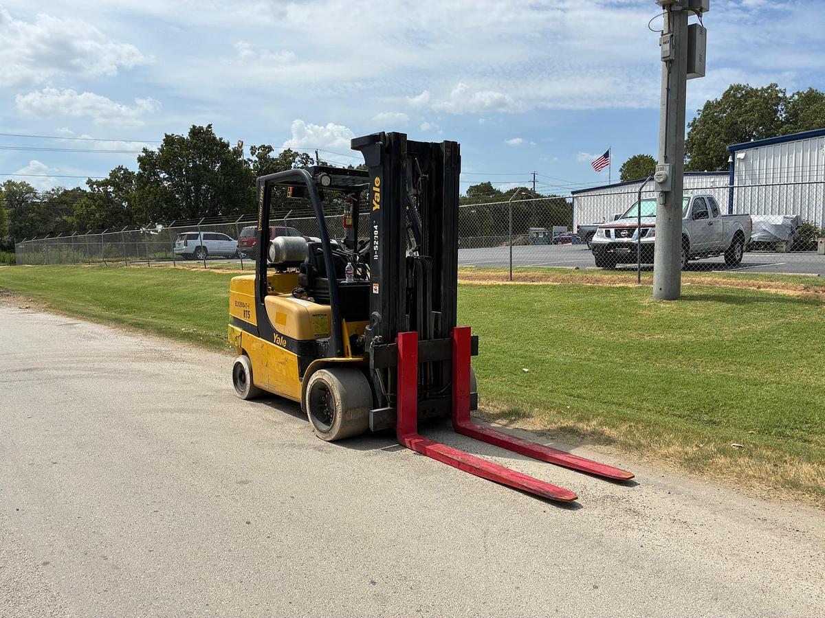 Used 2014 YALE GLC120VXNGAE092