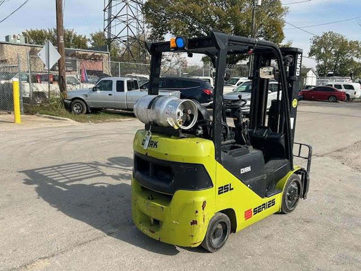 Used 2021 CLARK S25CL