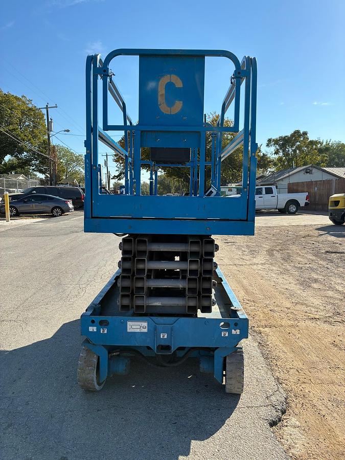 Used 2006 GENIE GS3246
