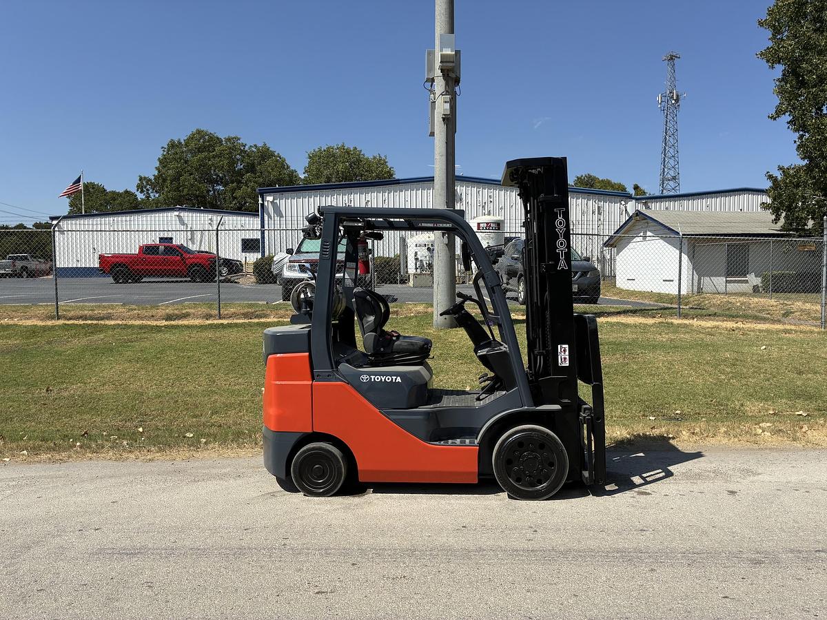 Used 2021 TOYOTA 8FGCU30 6000 LBS
