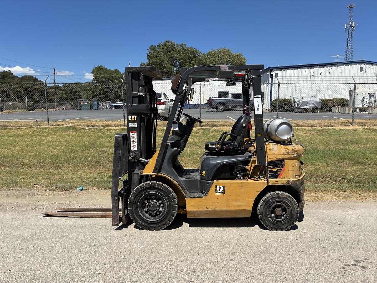 Used 2015 CAT GP25NLP