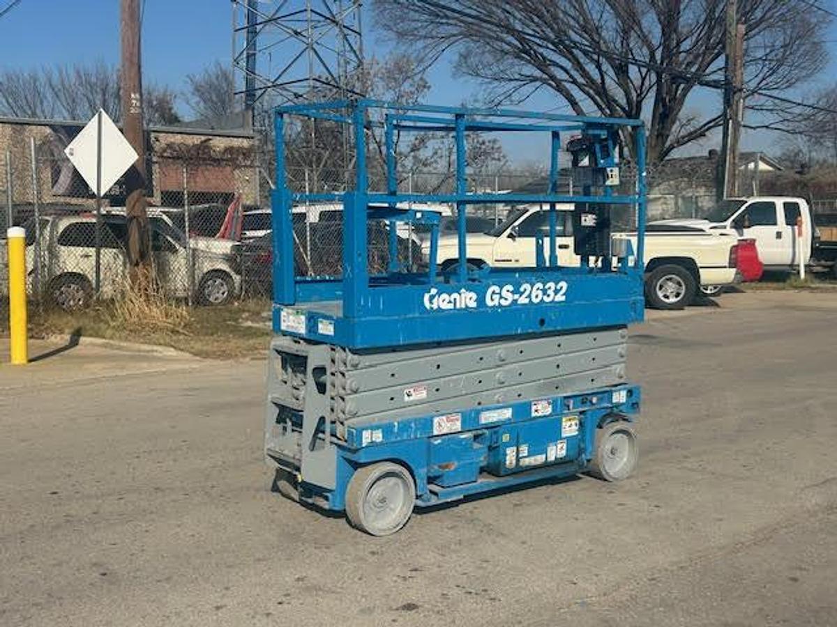 Used 2004 GENIE GS2632