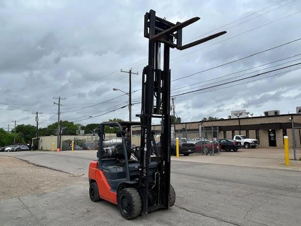 Used Toyota 8FGU30 6000LBS