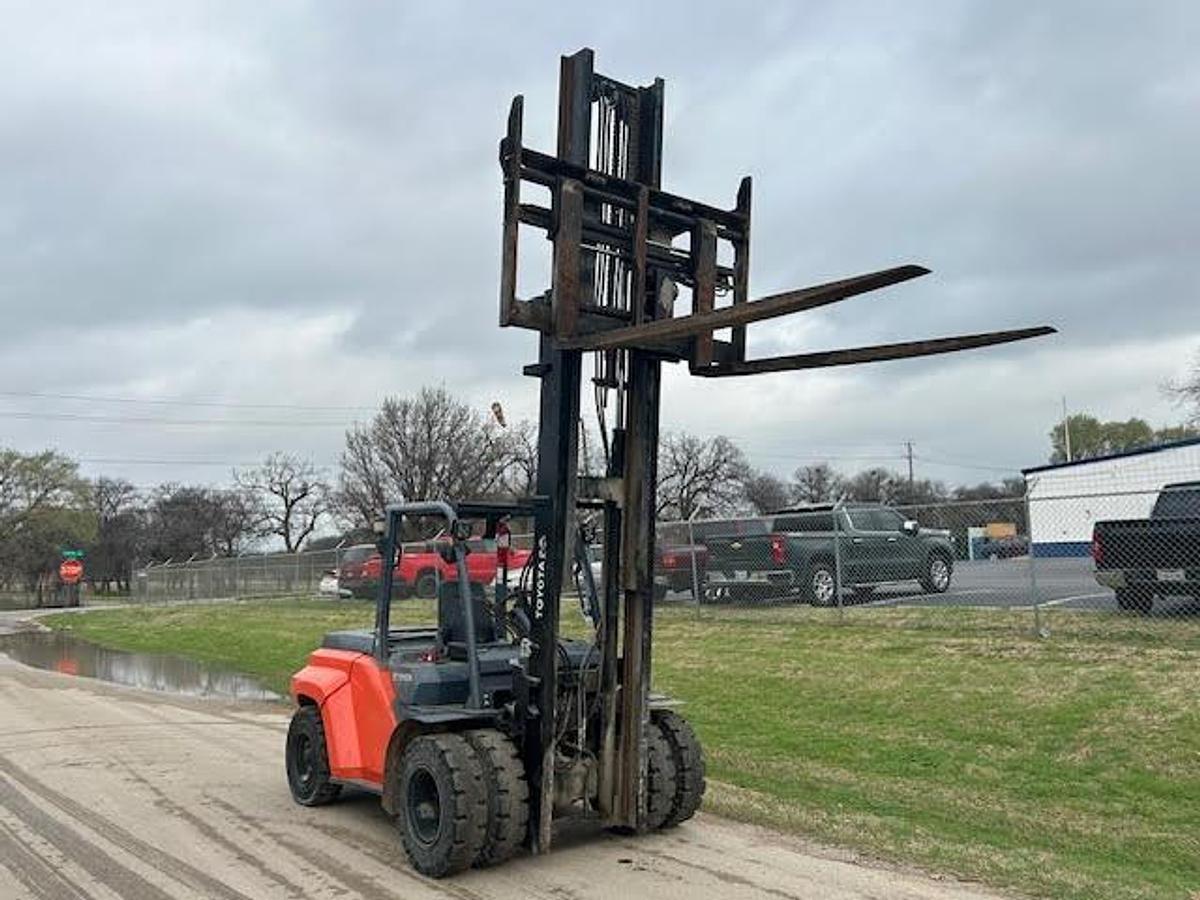 Used 2015 Toyota 8FD70U