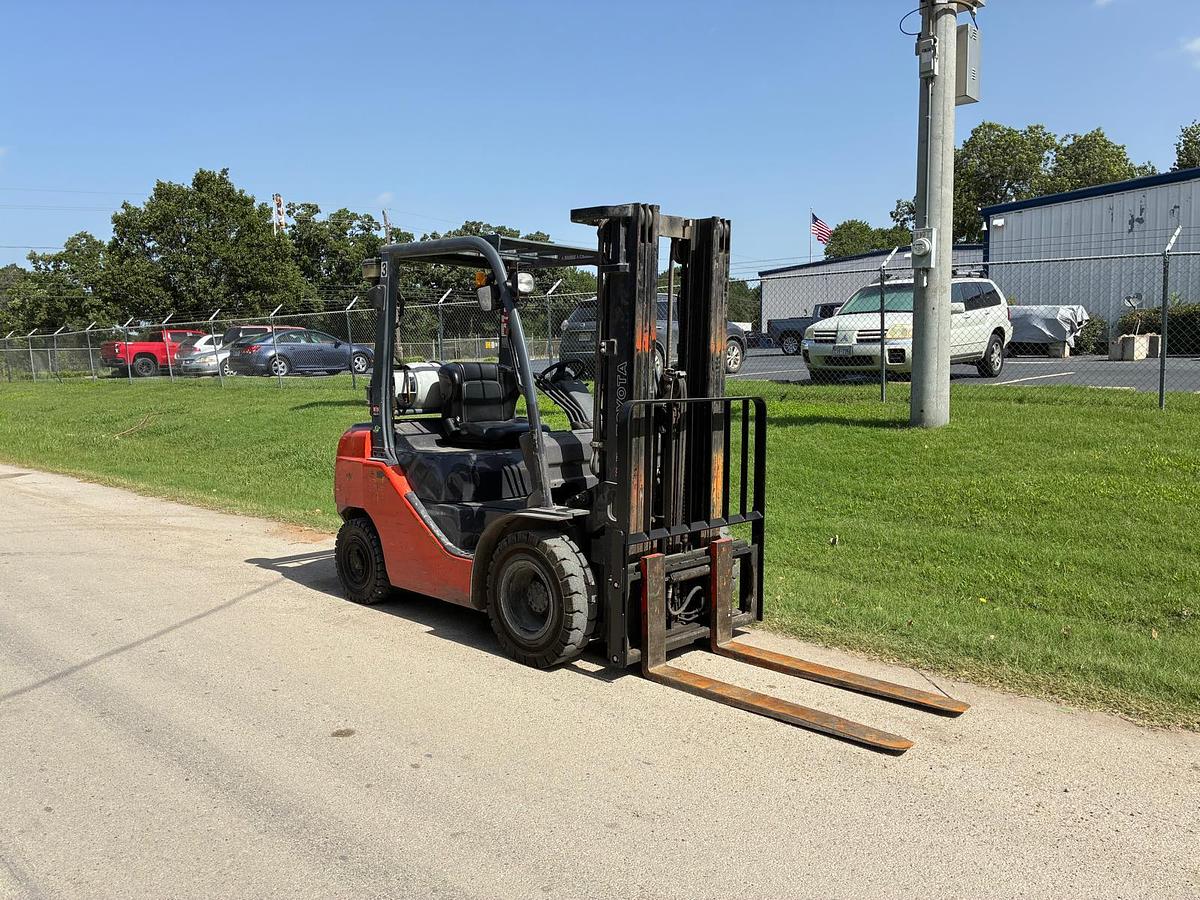 Used 2018 TOYOTA 8FGU25