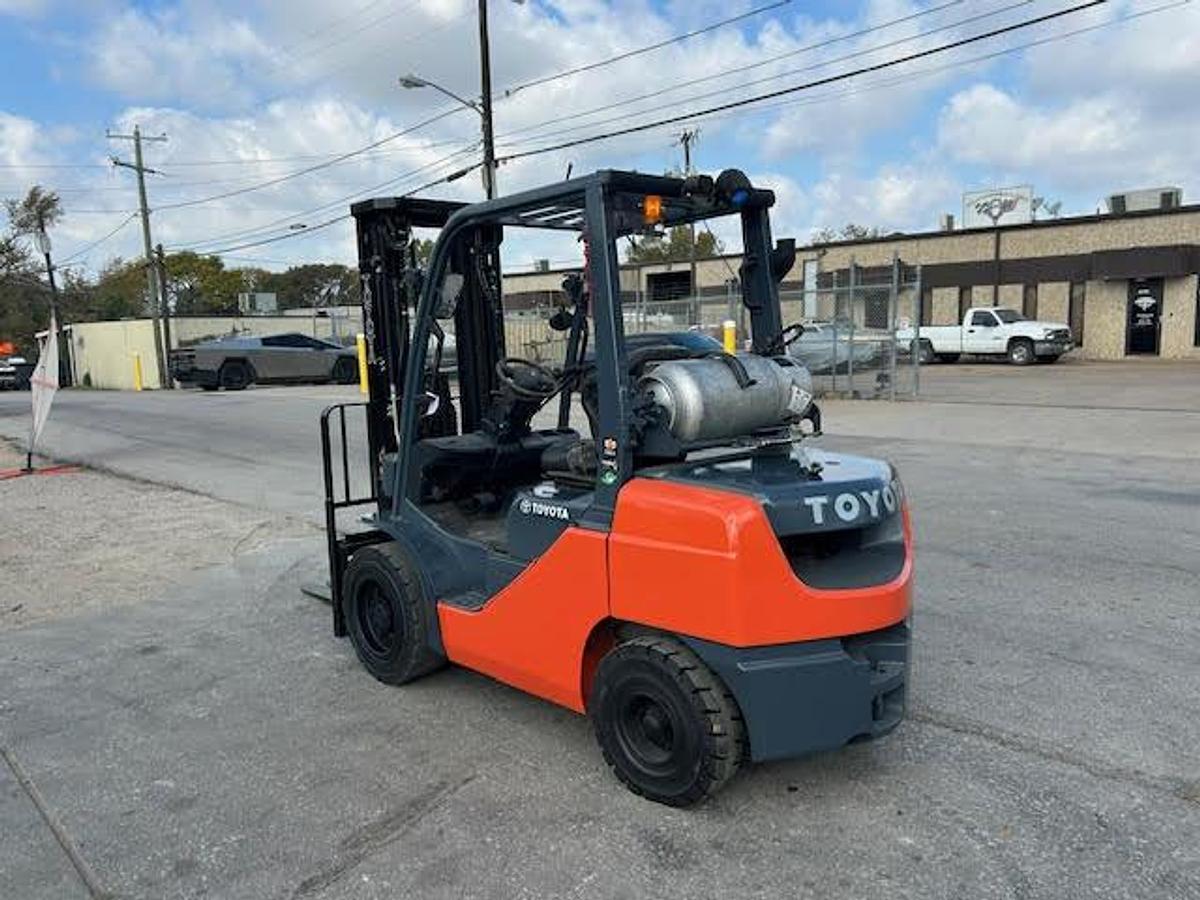 Used 2019 Toyota 8FGU30 6000LBS