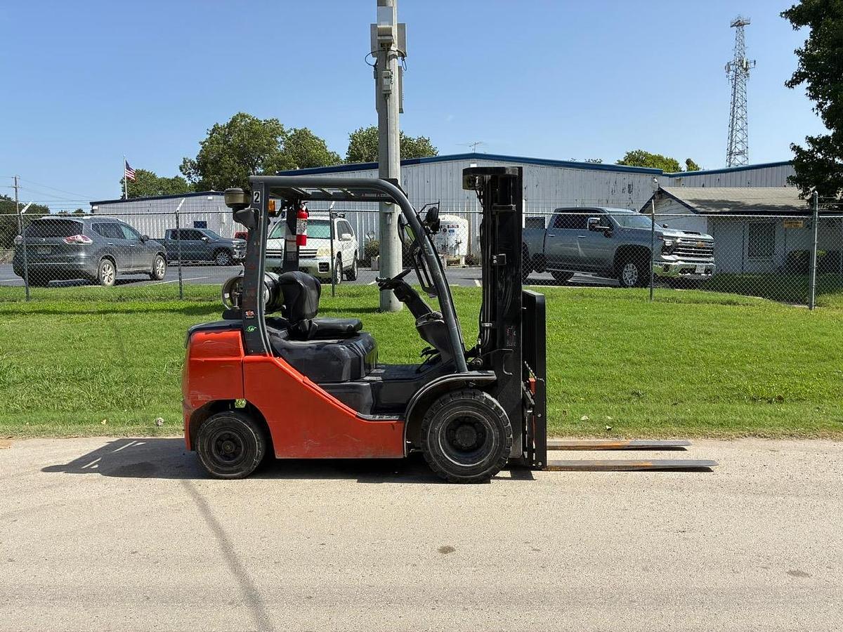Used 2018 TOYOTA 8FGU25