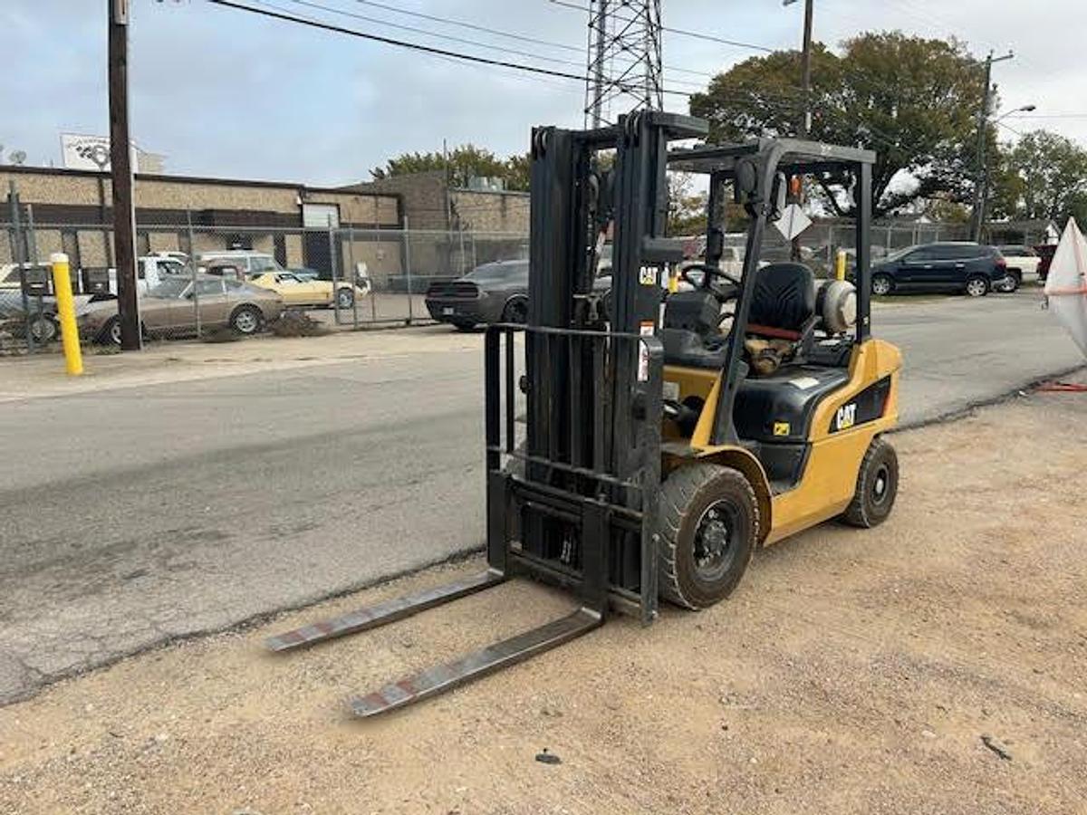 Used 2021 CAT GP25N 5000LBS