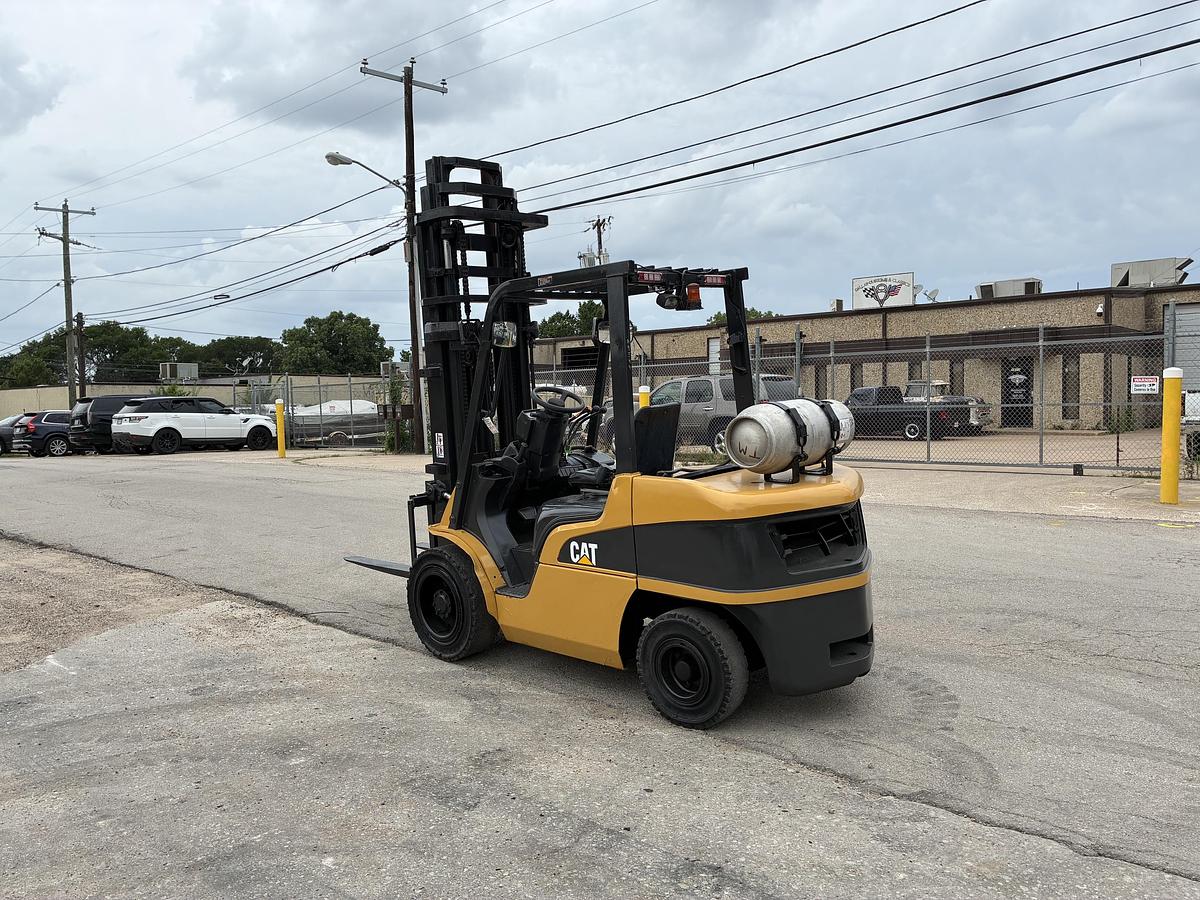 Used 2023 CAT GP35N5
