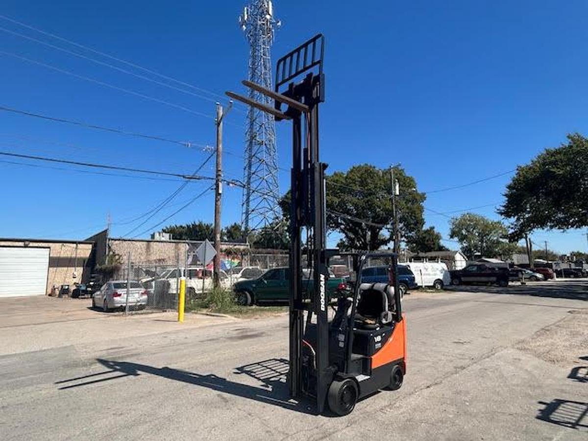 Used 2012 Doosan GC18S-5