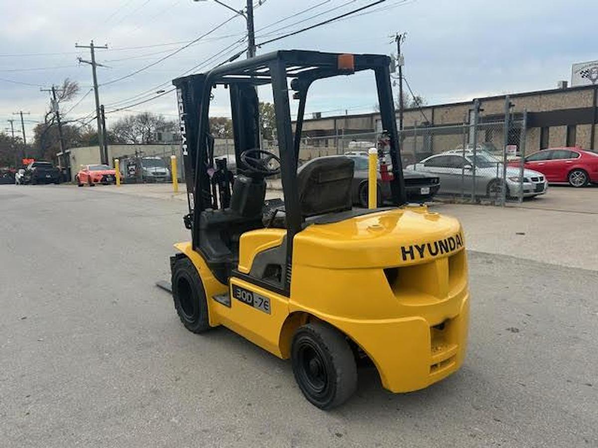 Used 2014 Hyundai 30D-7E