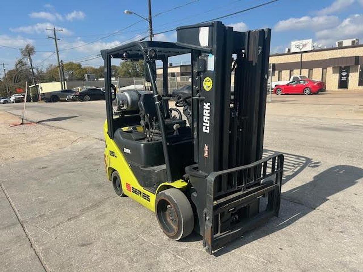 Used 2021 CLARK S25CL