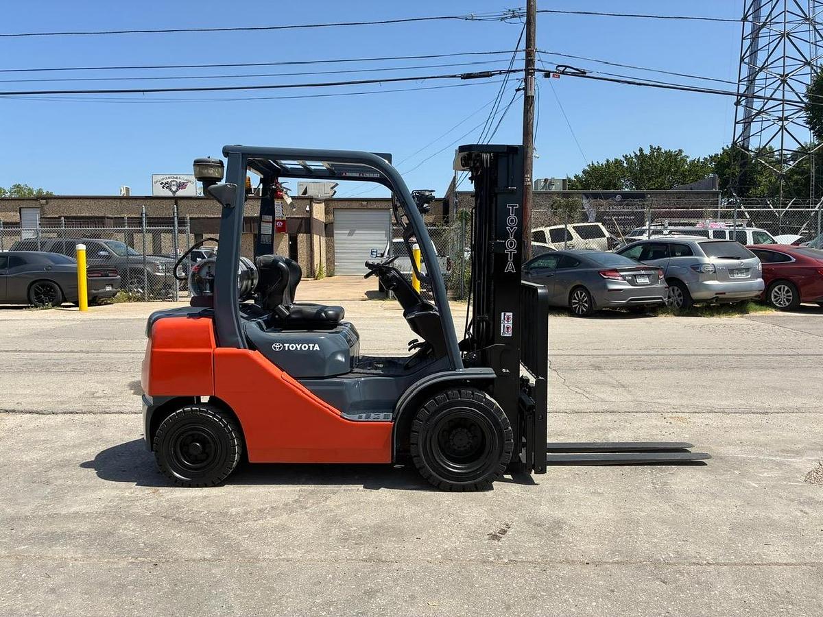 Used 2019 TOYOTA 8FGU25