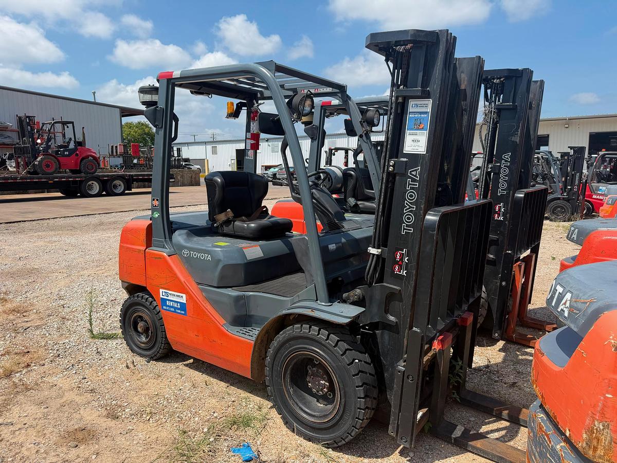 Used 2019 TOYOTA 8FGU25
