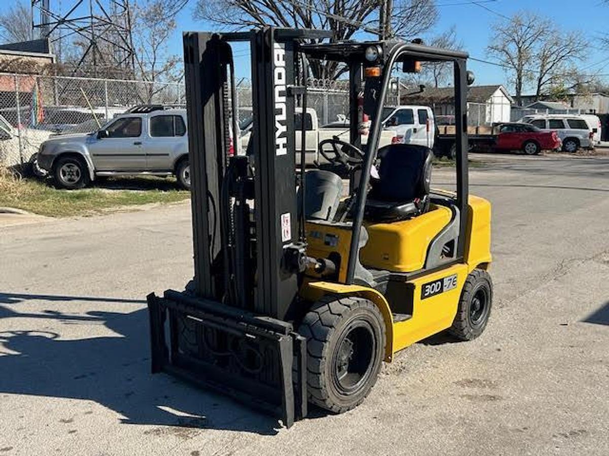 Used 2012 Hyundai 30D-7E