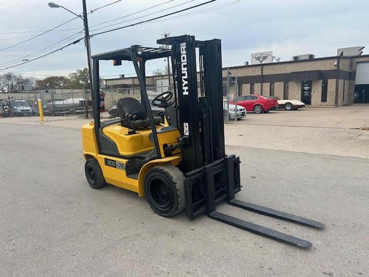 Used 2014 Hyundai 30D-7E