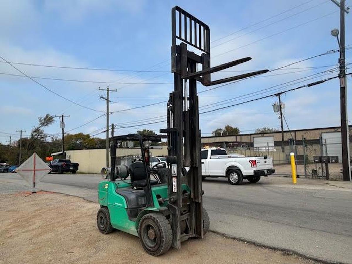 Used 2011 Mitsubishi FG30N