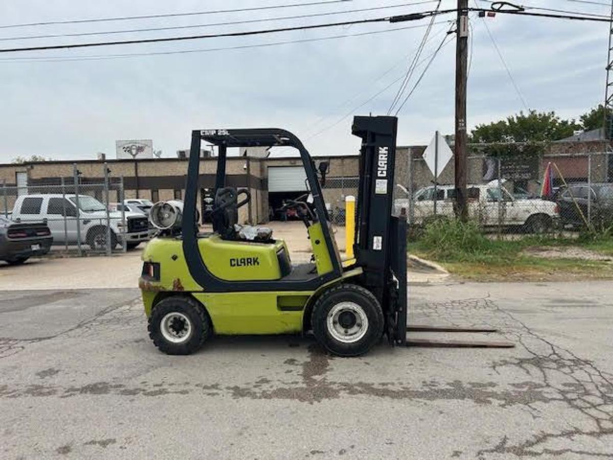 Used 2005 CLARK CMP25