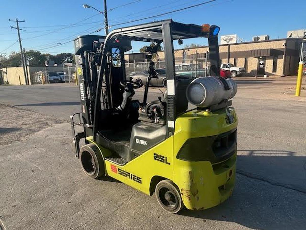 Used 2020 CLARK S25CL