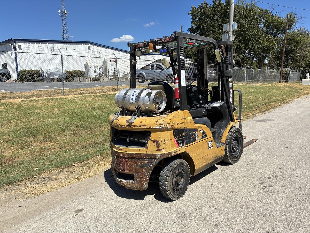 Used 2015 CAT GP25NLP