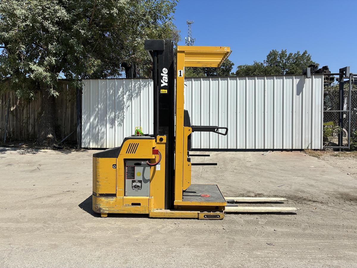 Used 2019 Yale OSO30EFN24TE095