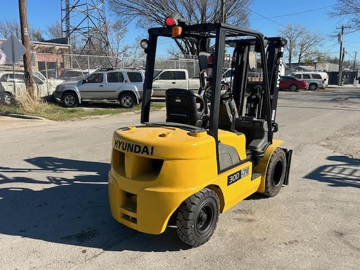 Used 2012 Hyundai 30D-7E