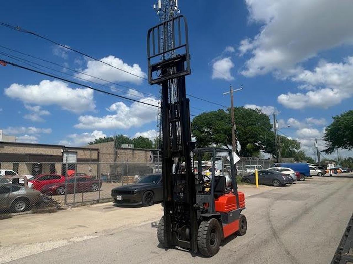 Used 1996 Toyota 42-5FG25