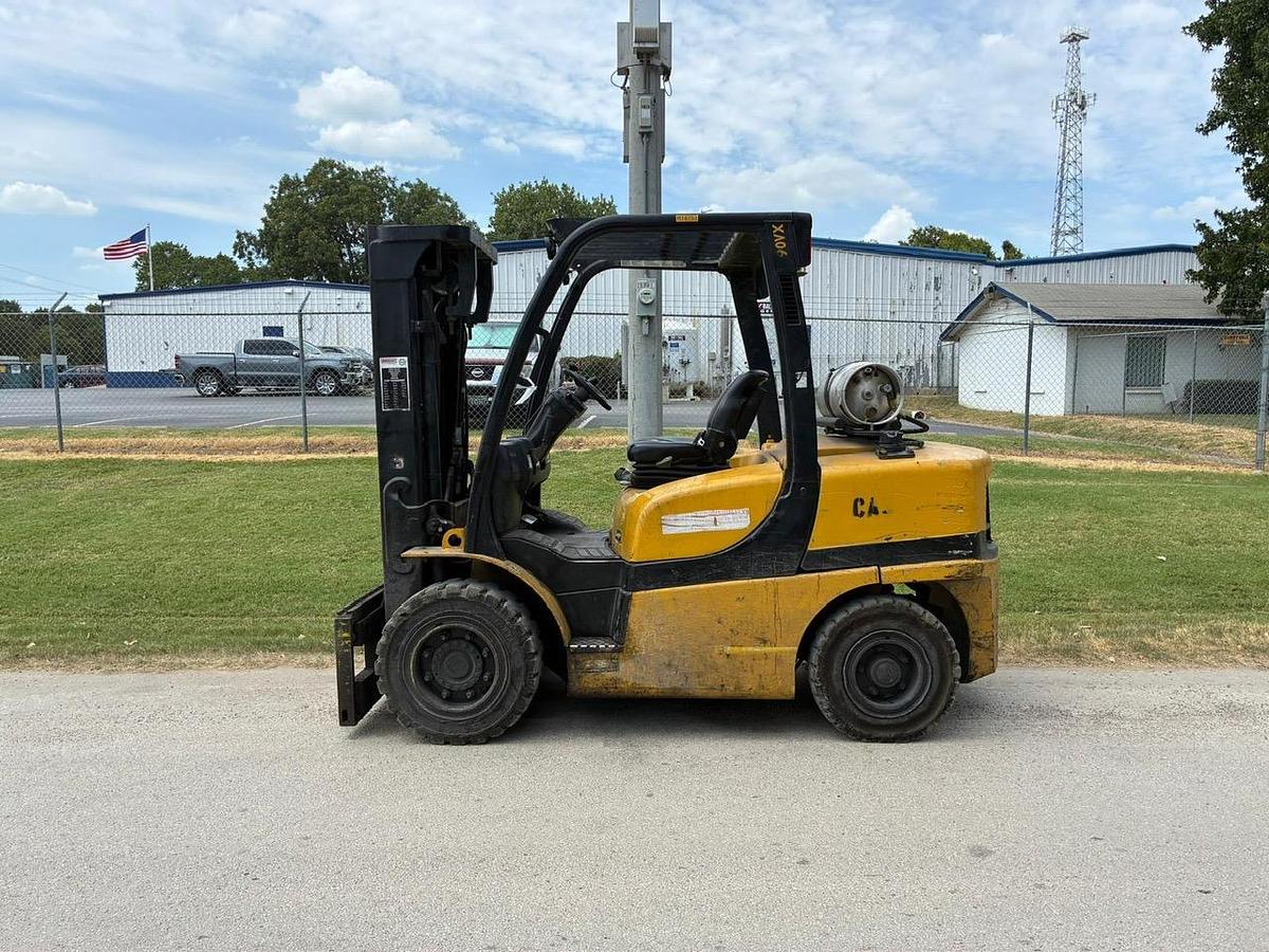 Used 2014 YALE GLP090VXNGAE090
