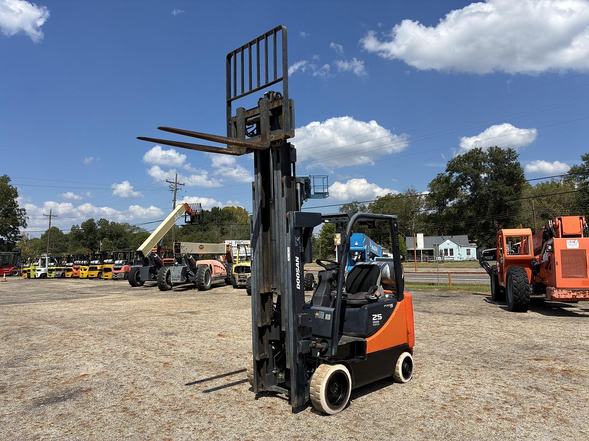 Used 2012 Doosan GC25P-5
