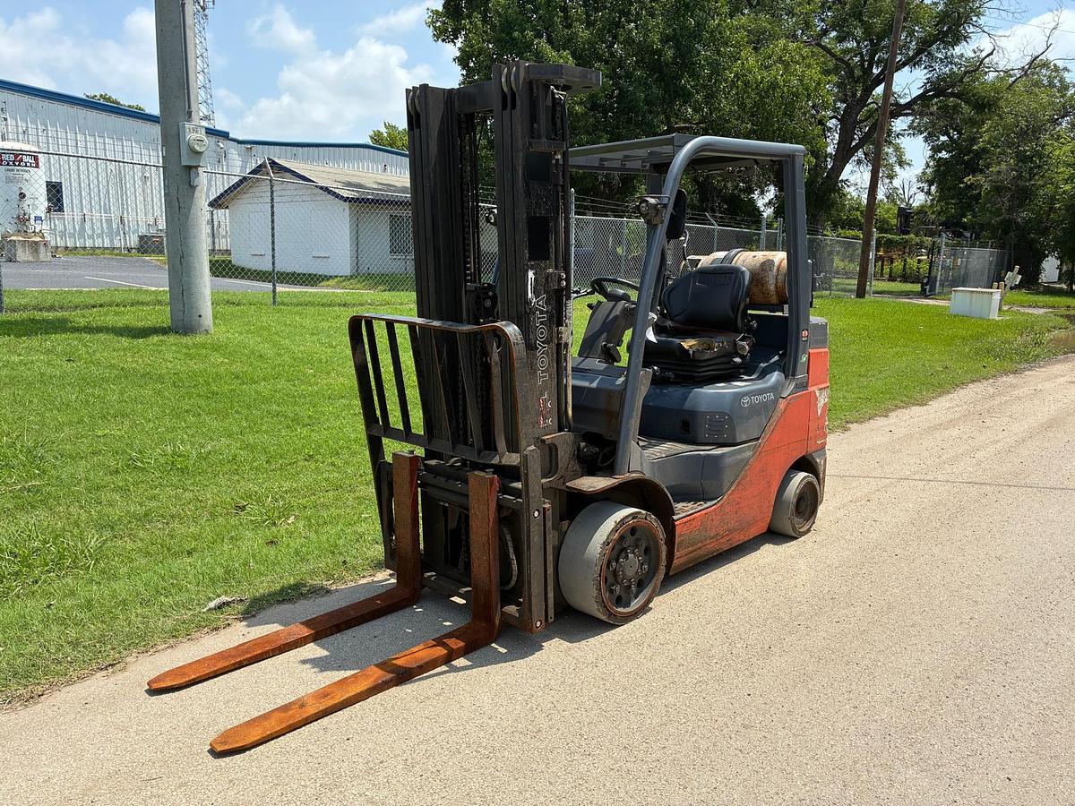 Used 2022 TOYOTA 50-8FGCU30
