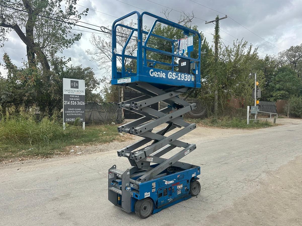 Used 2015 GENIE GS1930