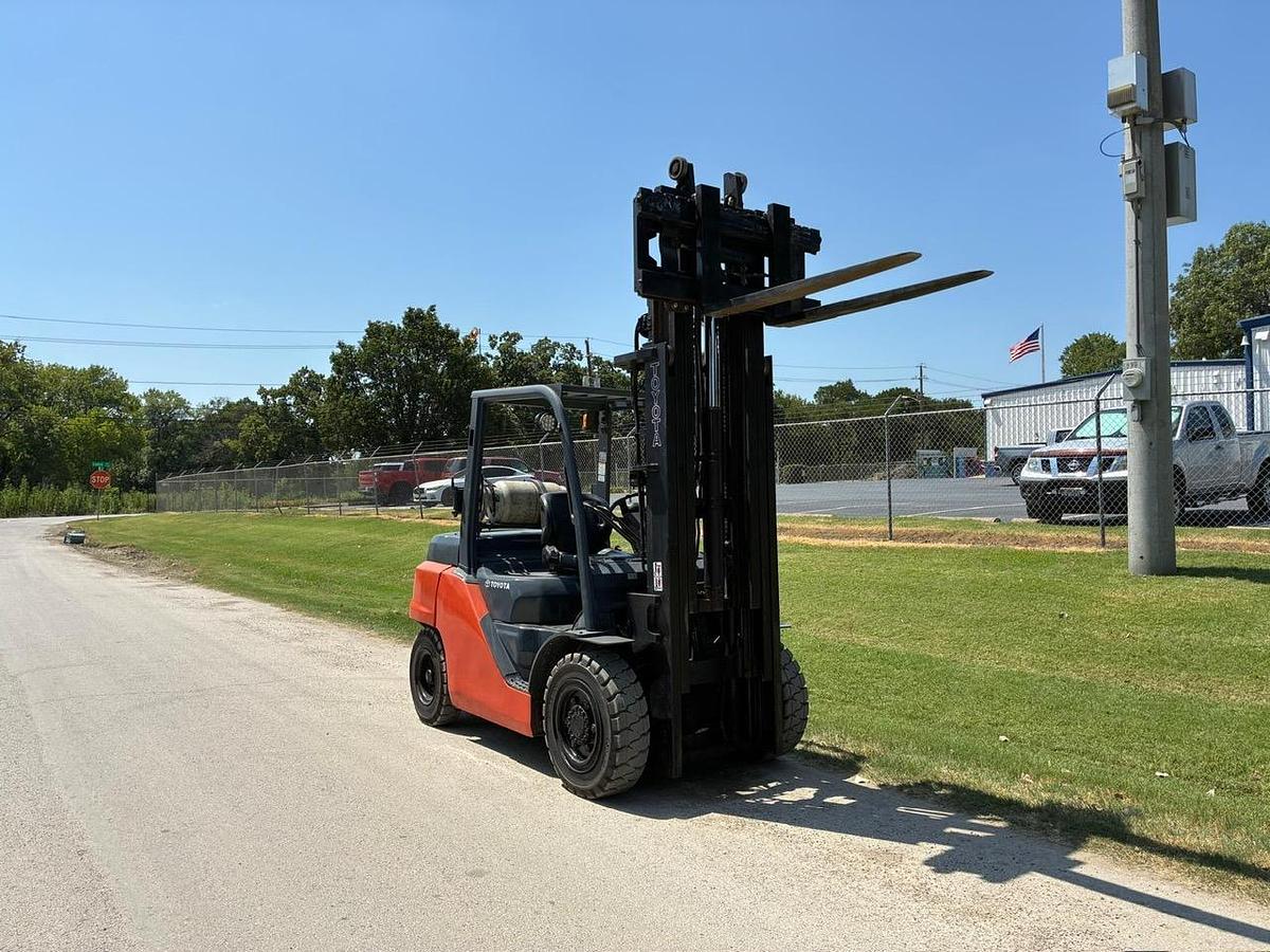 Used 2019 TOYOTA 8FG35U