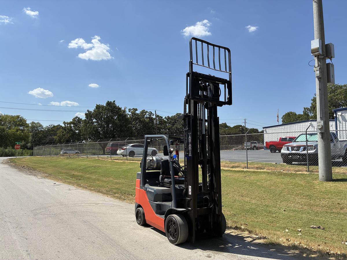 Used 2021 TOYOTA 8FGCU30 6000 LBS