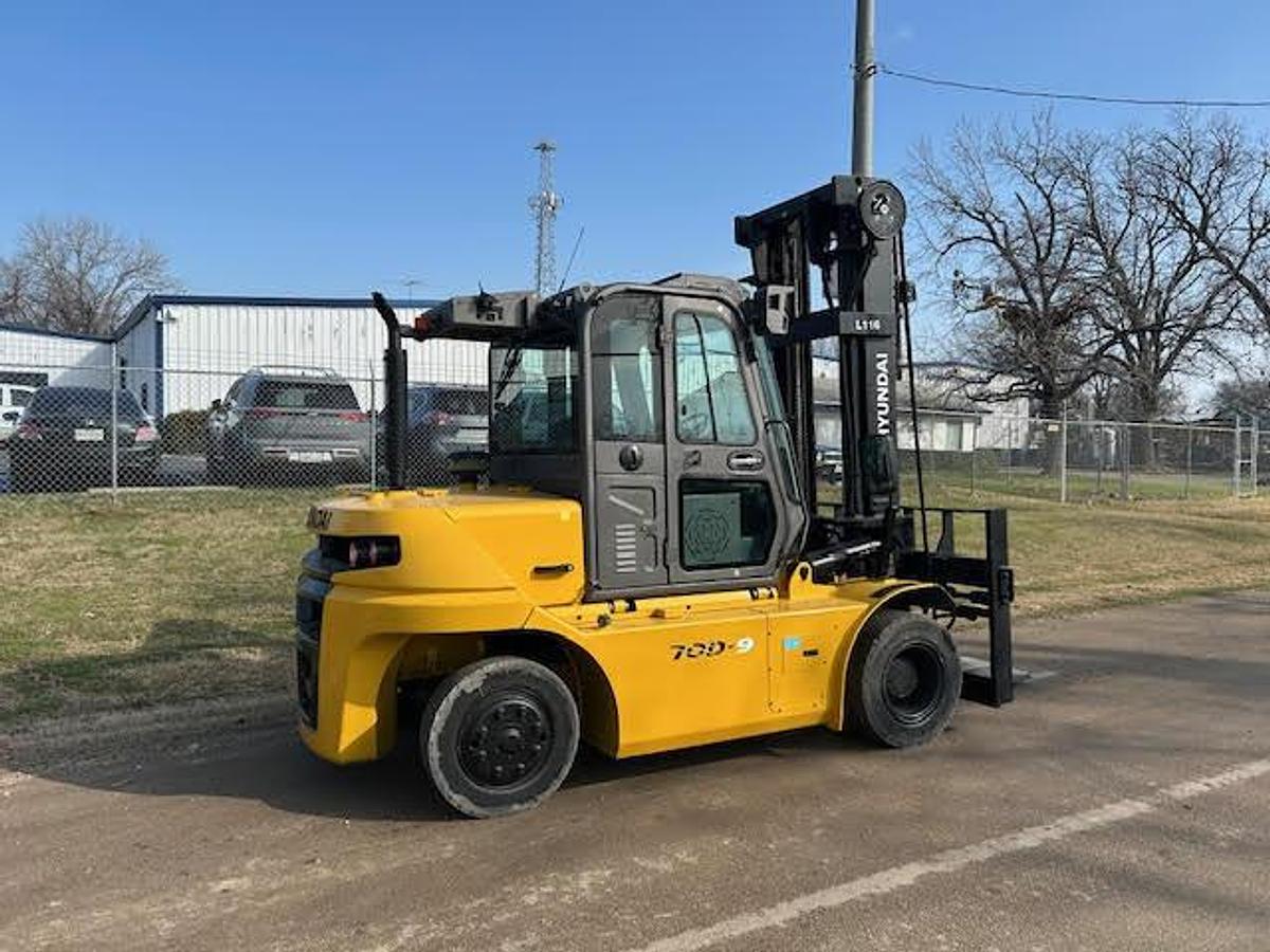 Used 2018 Hyundai 70D-9
