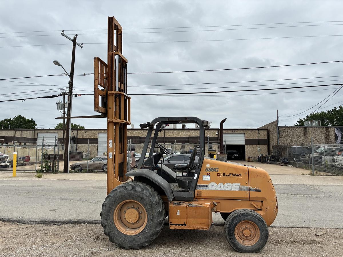 Used 2006 CASE 586G 6000 LBS