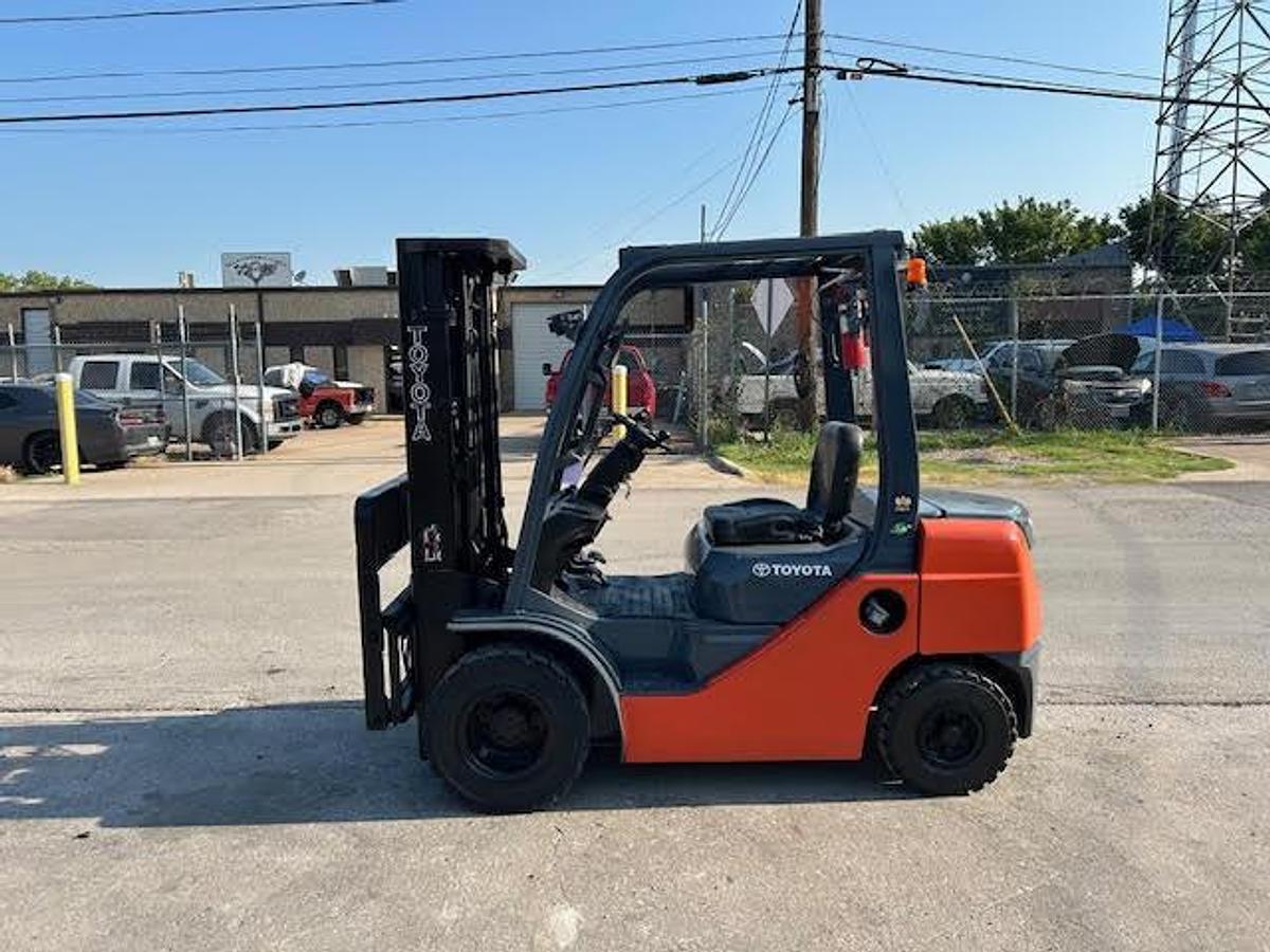 Used 2017 Toyota 8FDU25