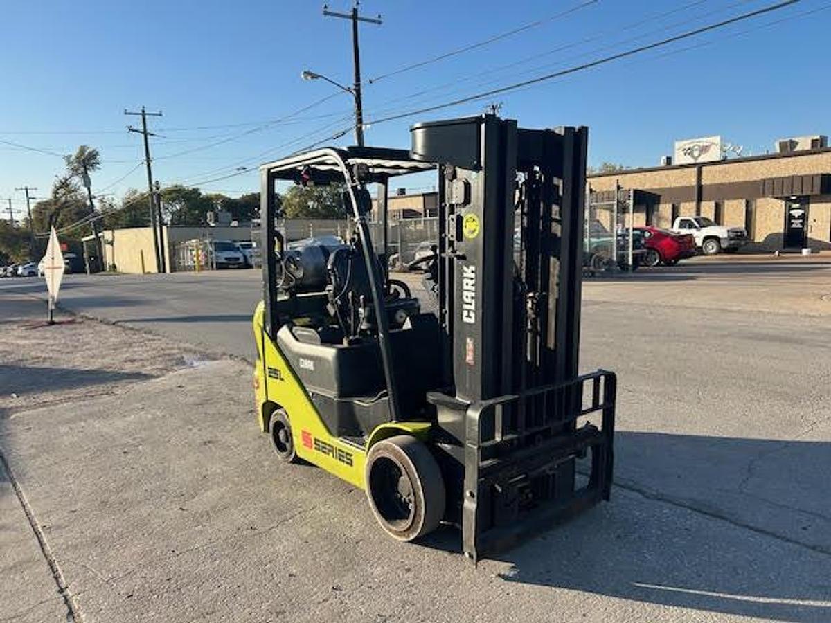 Used 2020 CLARK S25CL