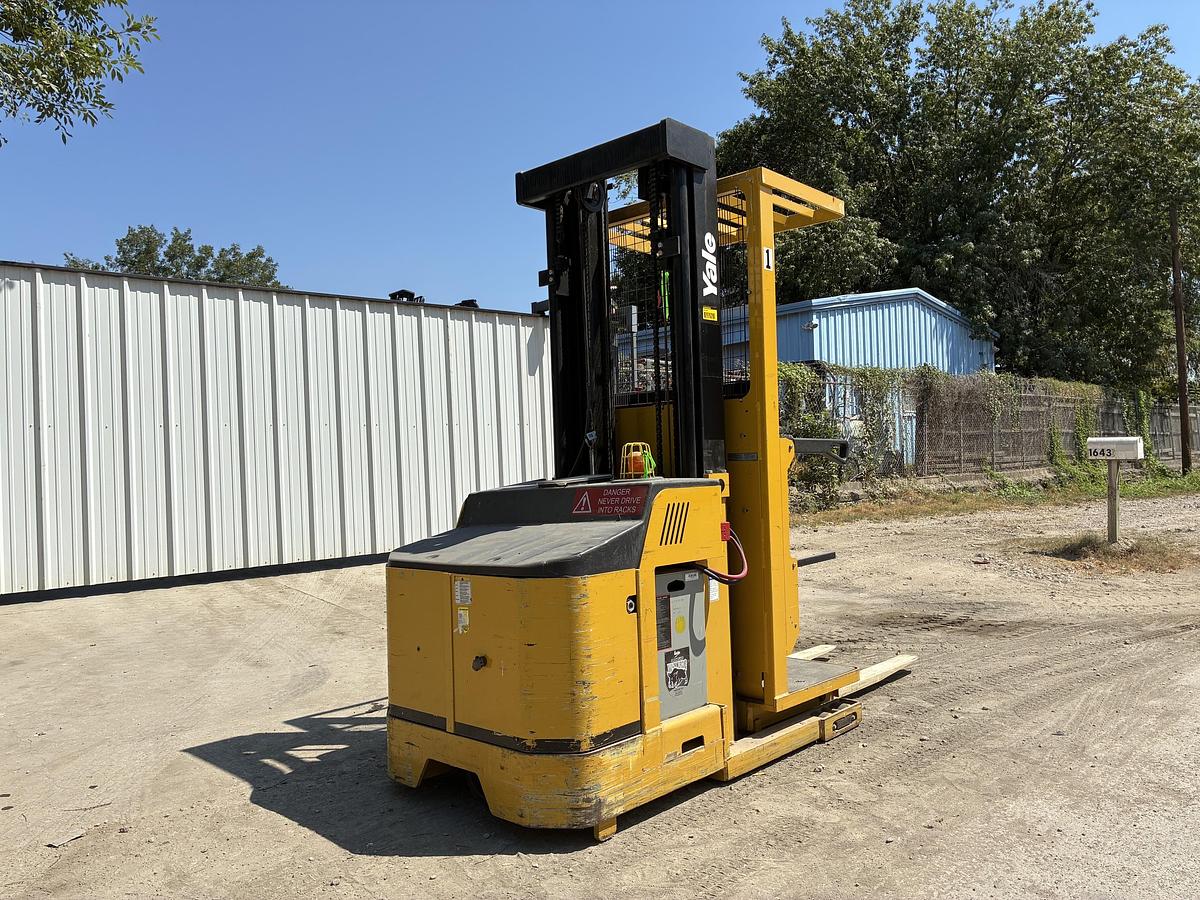 Used 2019 Yale OSO30EFN24TE095