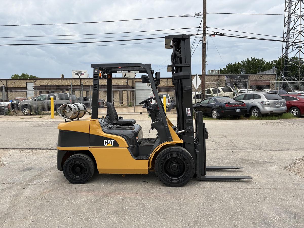 Used 2023 CAT GP35N5