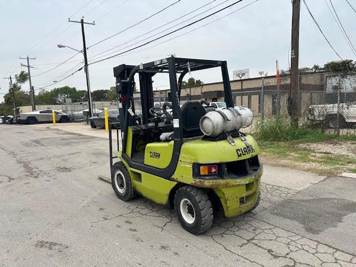 Used 2005 CLARK CMP25