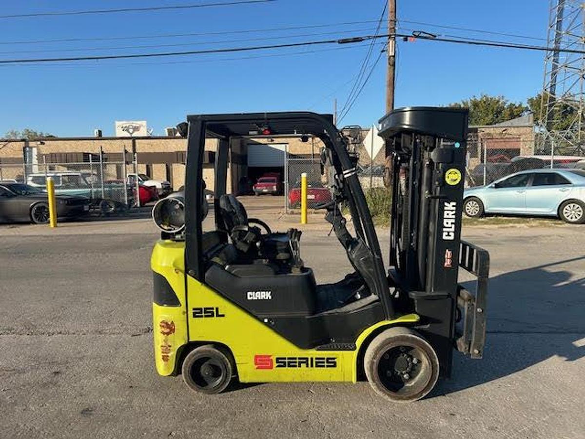 Used 2020 CLARK S25CL