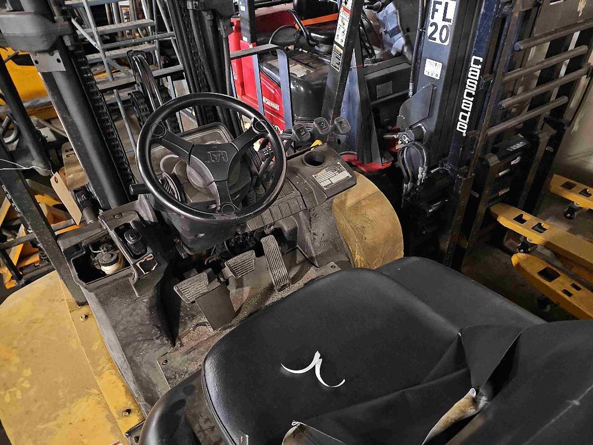 Used 2004 CAT 2C6000