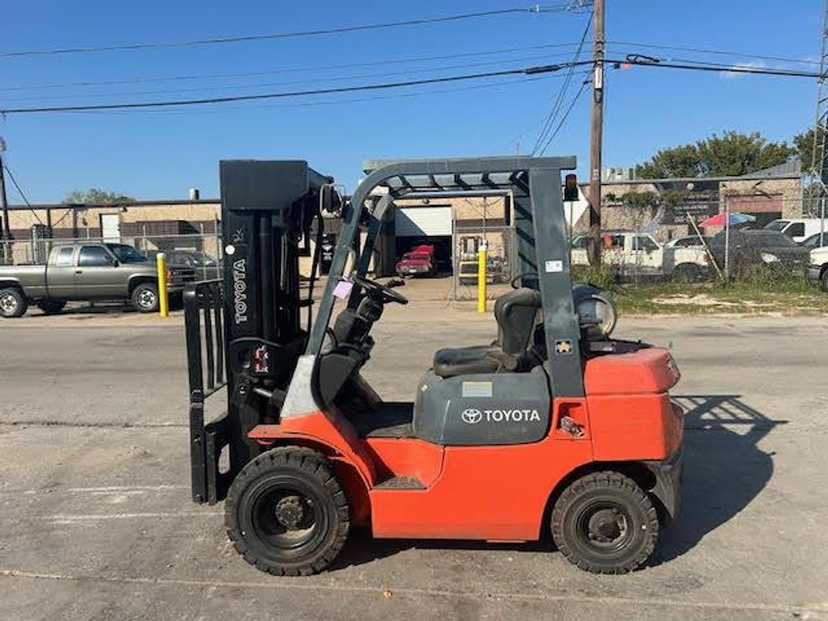 Used 2001 Toyota 7FGU25