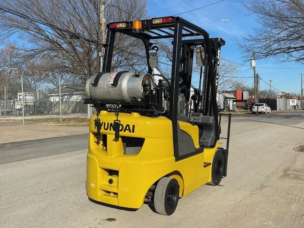 Used 2017 Hyundai 15L-7M