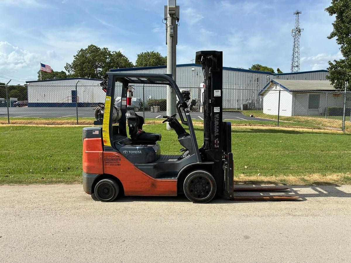 Used 2021 TOYOTA 8FGCU30 