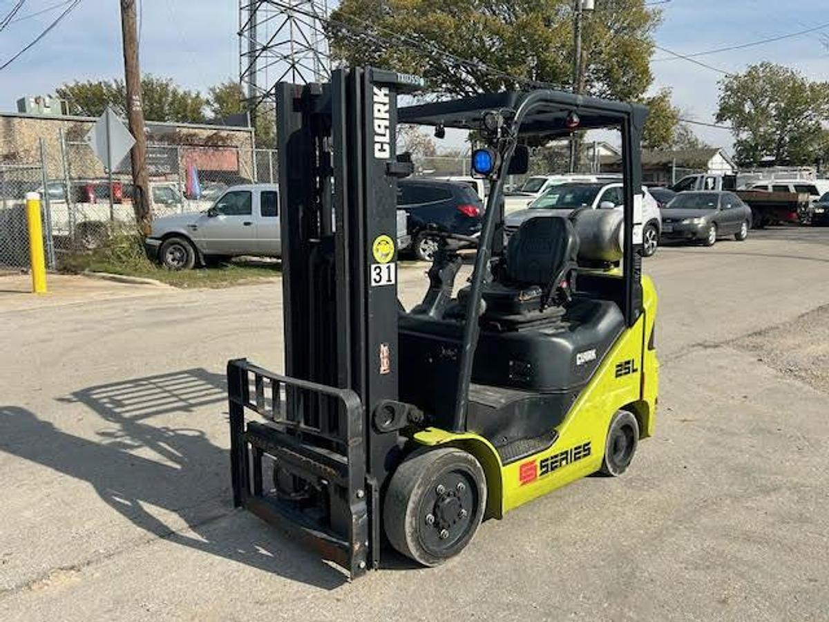 Used 2021 CLARK S25CL