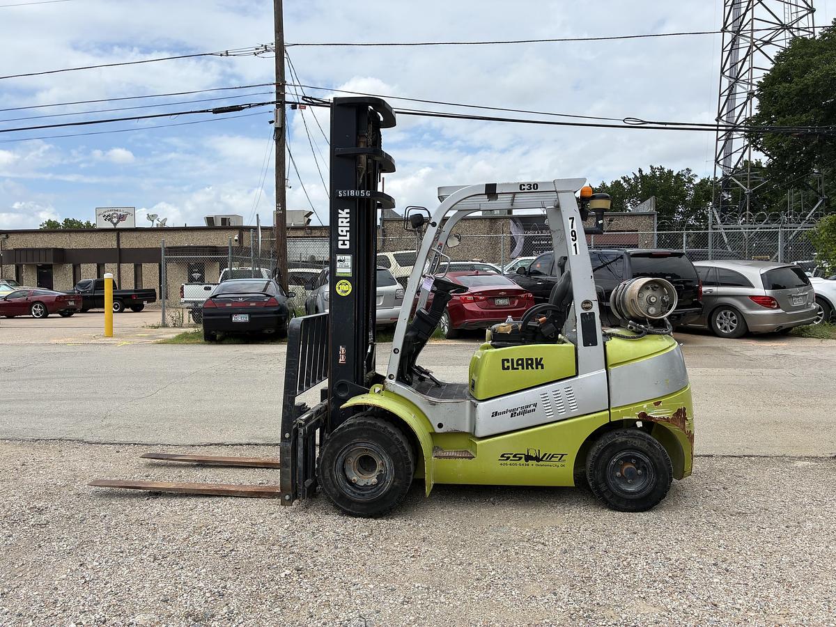 Used 2017 CLARK C30L