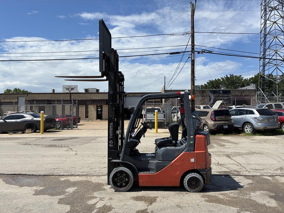 Used 2014 TOYOTA 8FGCU25