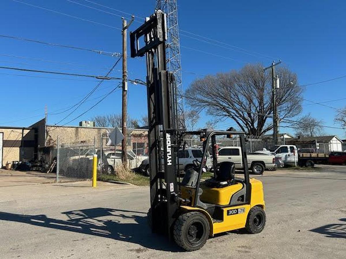 Used 2012 Hyundai 30D-7E