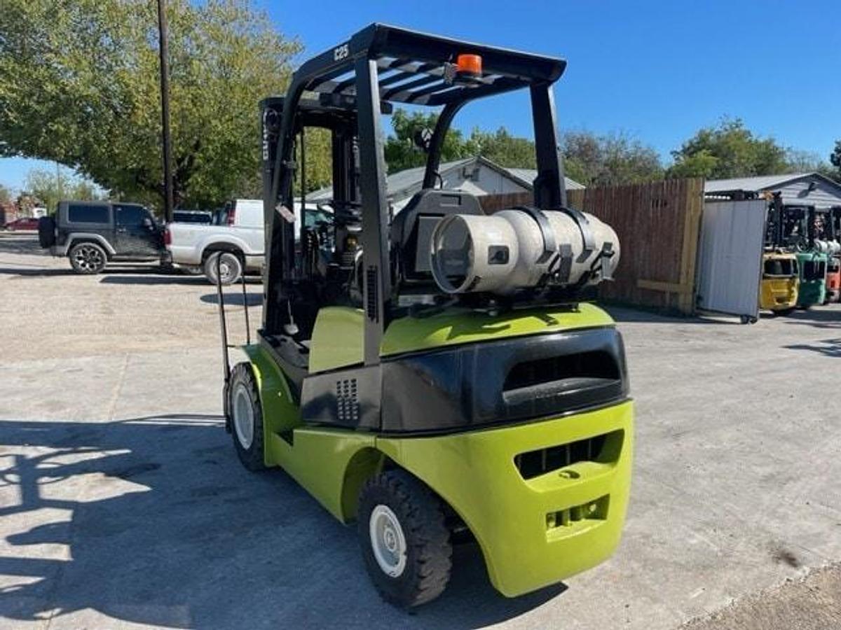 Used 2015 CLARK C25